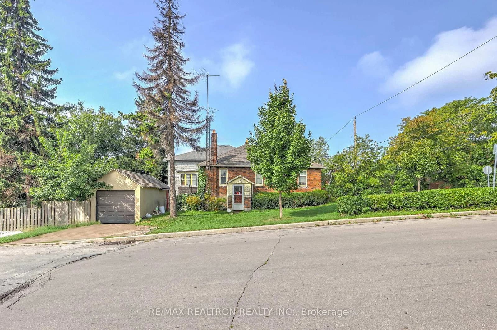 Photo of Harlandale Avenue in Toronto · Lansing-Westgate