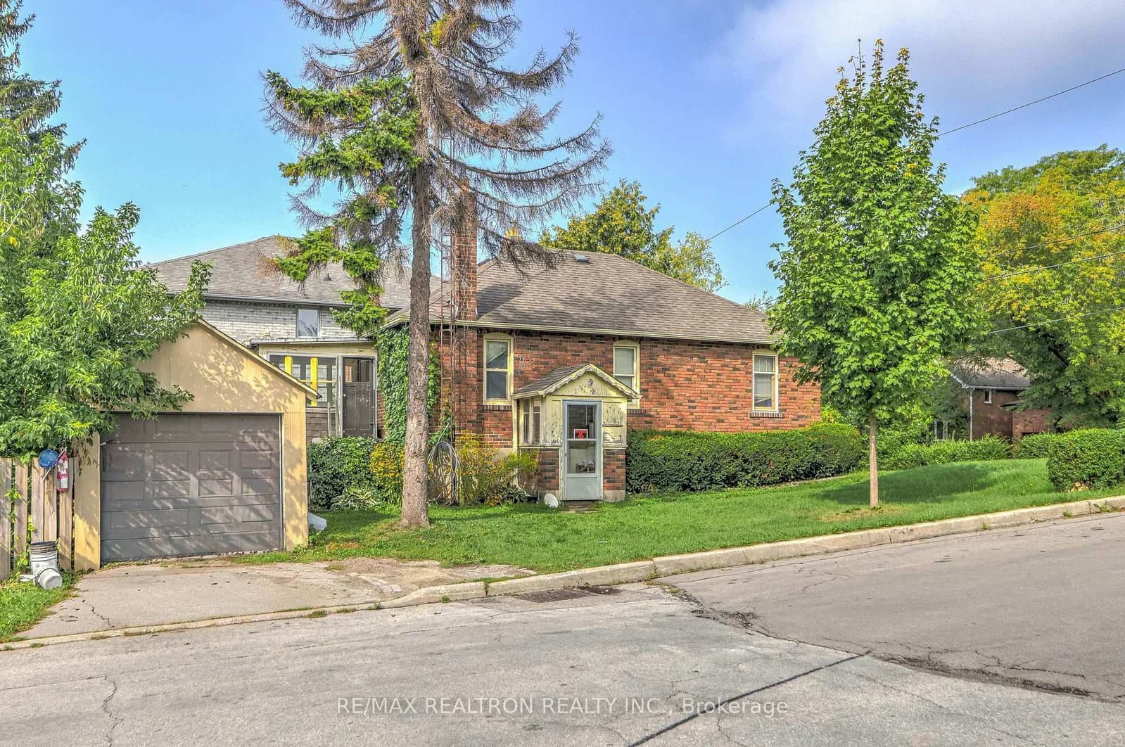 Harlandale Avenue in Toronto · Lansing-Westgate — photo 2