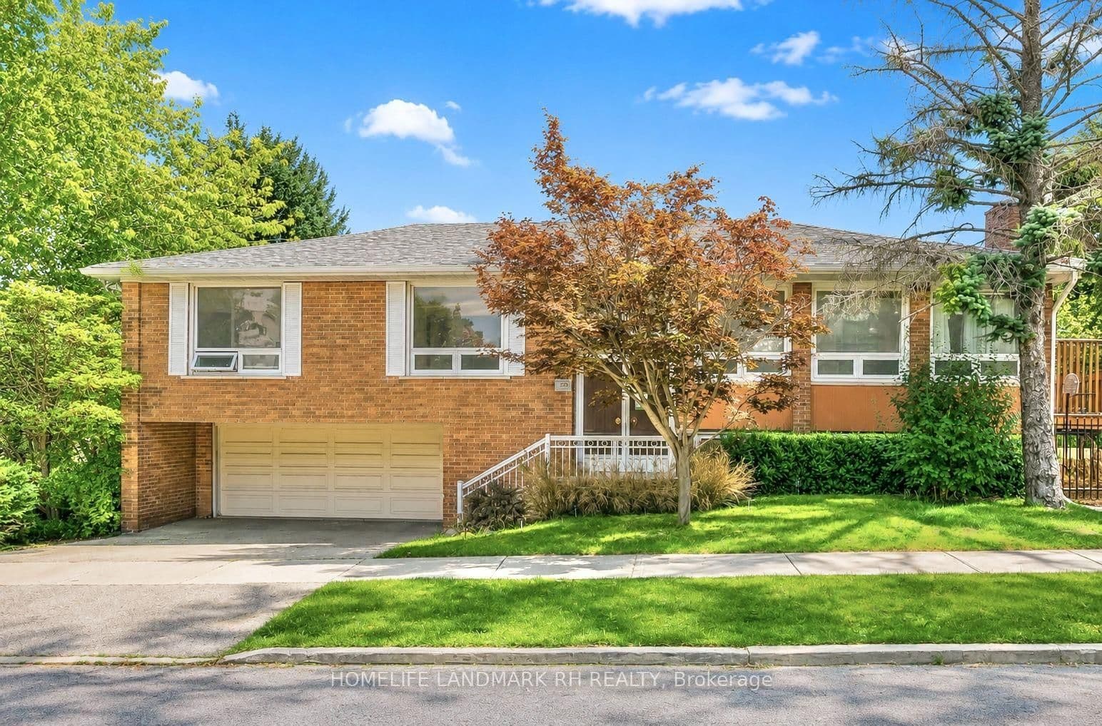 Photo of Maxome Avenue in Toronto · Newtonbrook East