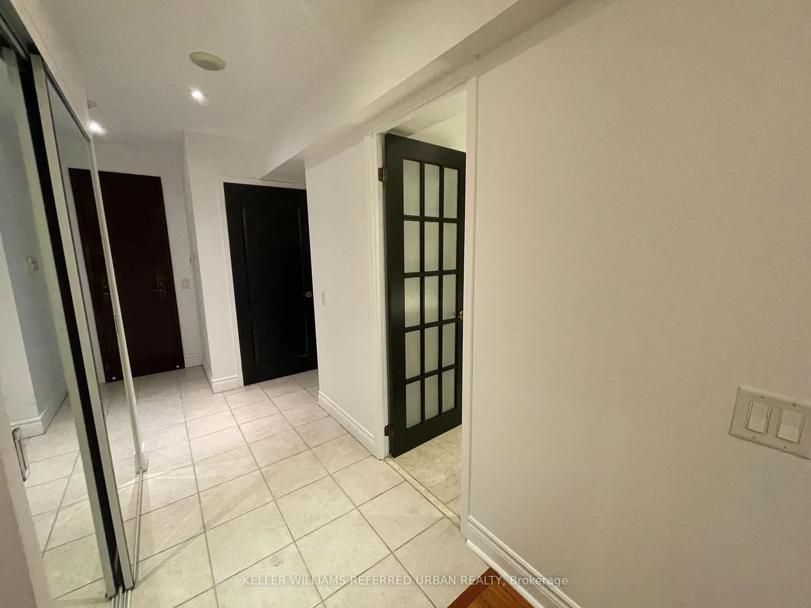 Clairtrell Road in Toronto · Willowdale East — photo 3