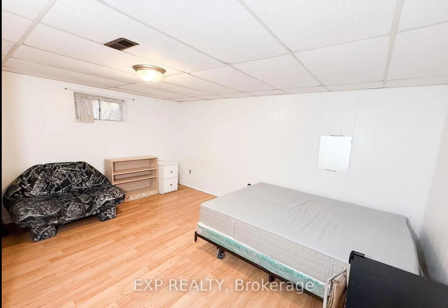 Photo of Drewry Avenue ROOM 1 in Toronto · Newtonbrook West