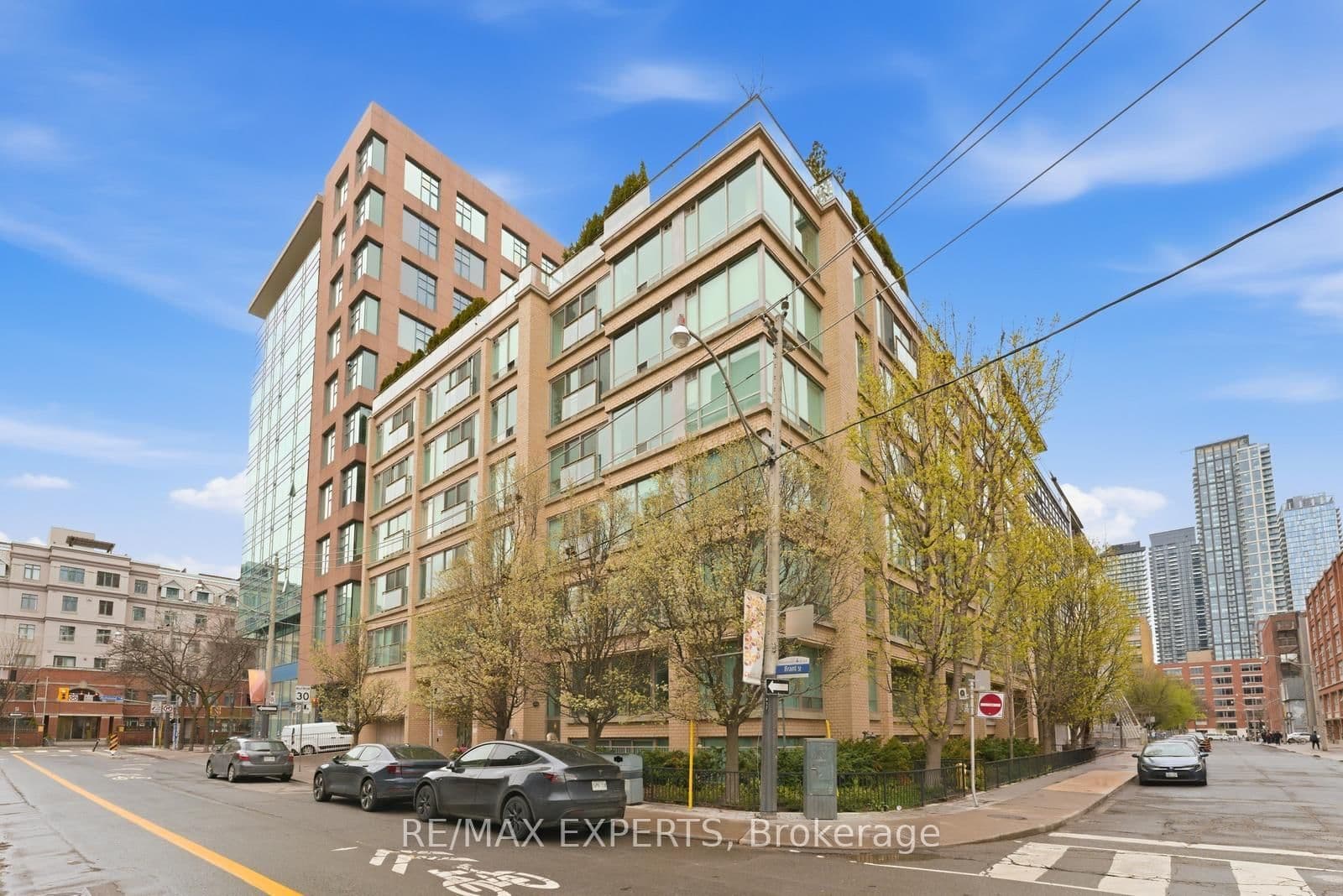 Camden Street in Toronto · Waterfront Communities C1 — photo 2