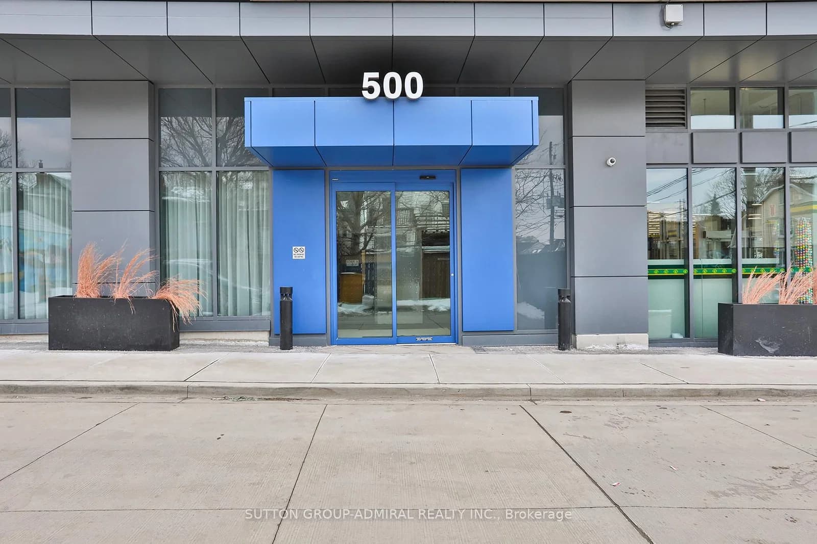 Dupont Street in Toronto · Annex — photo 2