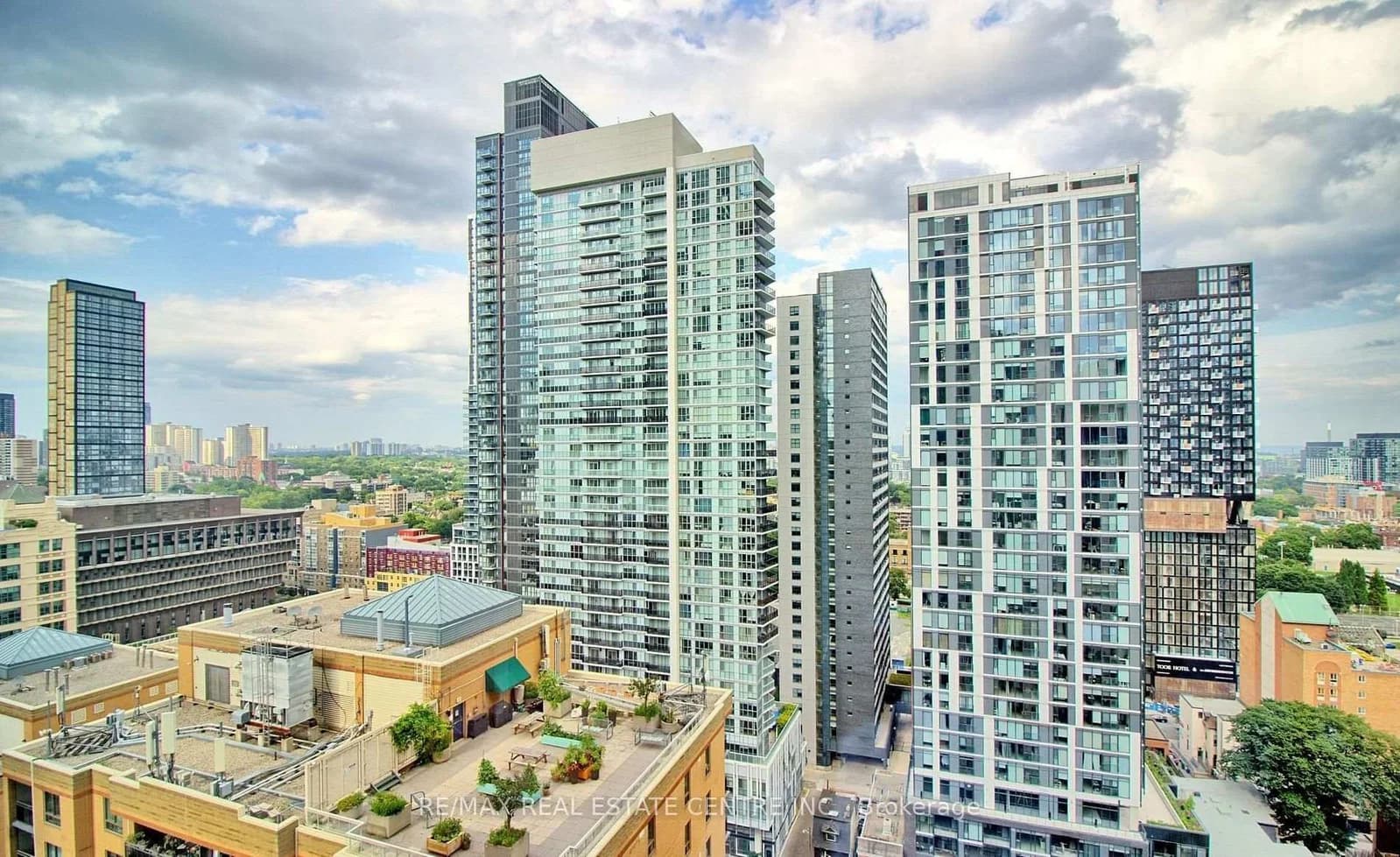 Dalhousie Street in Toronto · Church-Yonge Corridor — photo 2