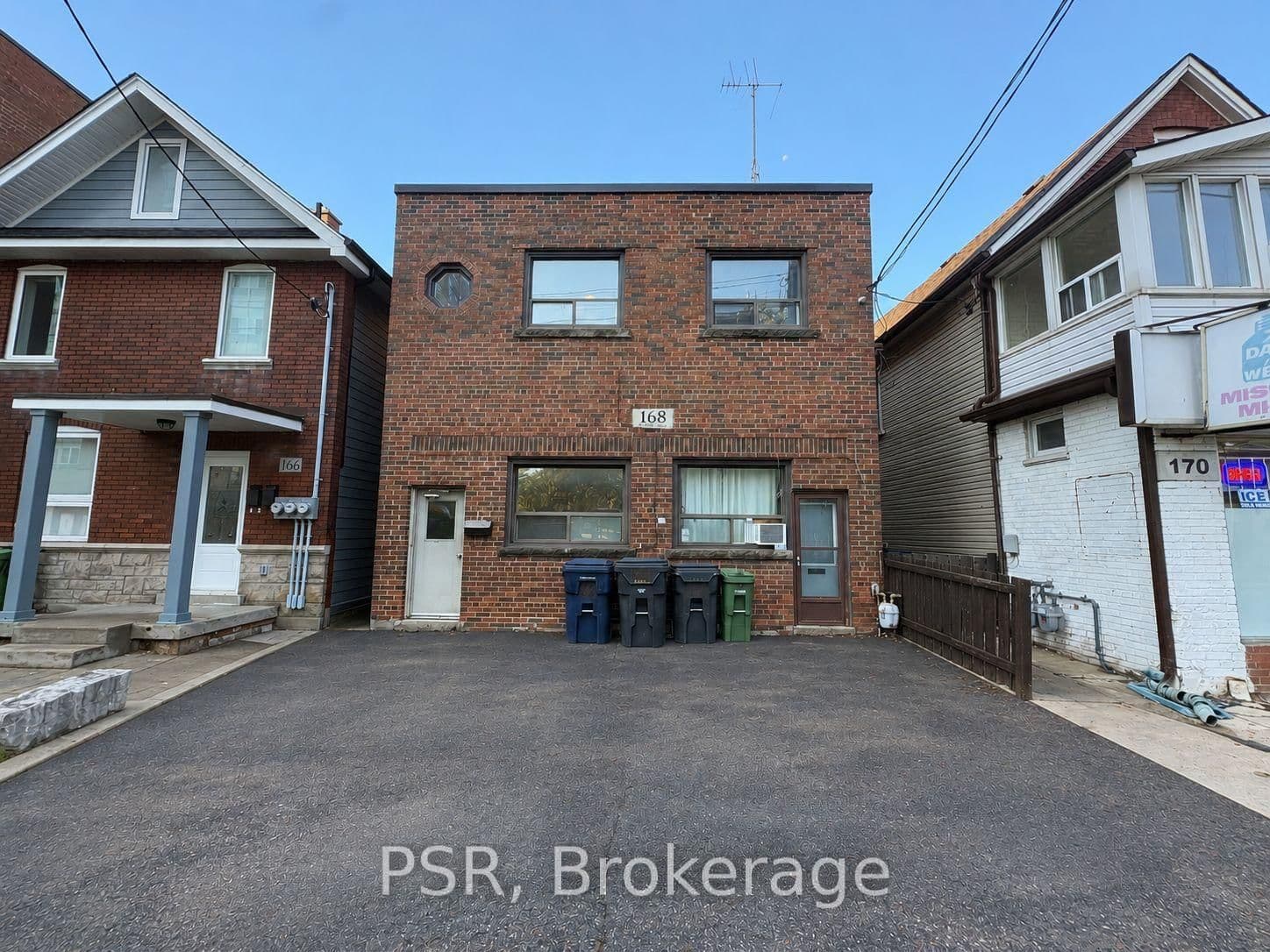 Photo of Vaughan Road, # Upper in Toronto · Humewood-Cedarvale