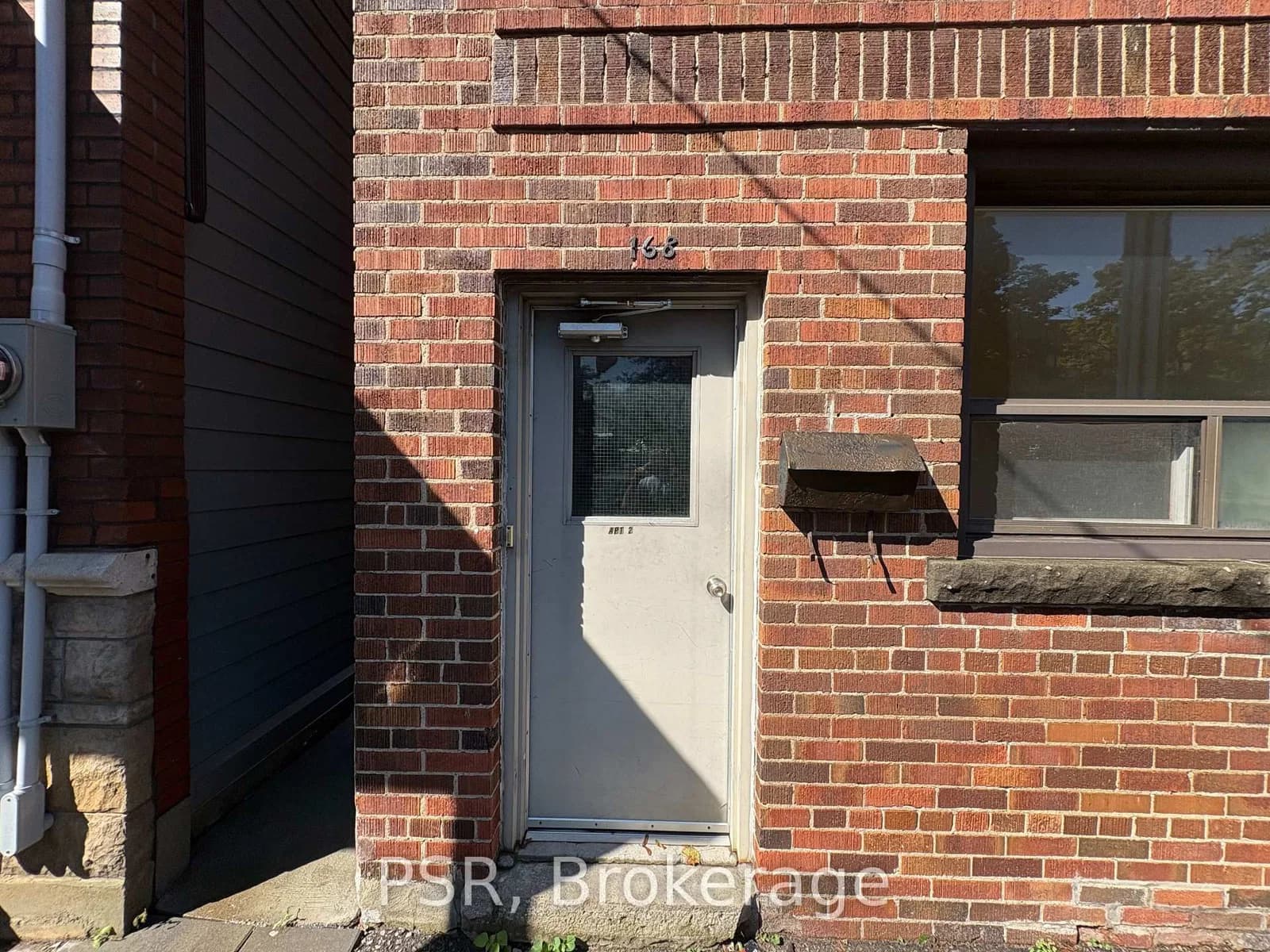 Vaughan Road Upper in Toronto · Humewood-Cedarvale — photo 2