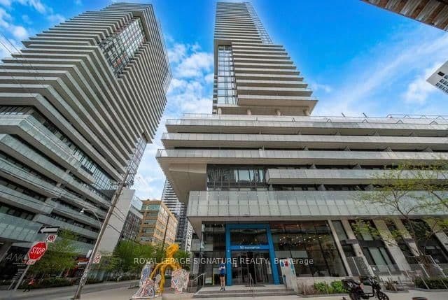 Photo of Roehampton Avenue in Toronto · Mount Pleasant West
