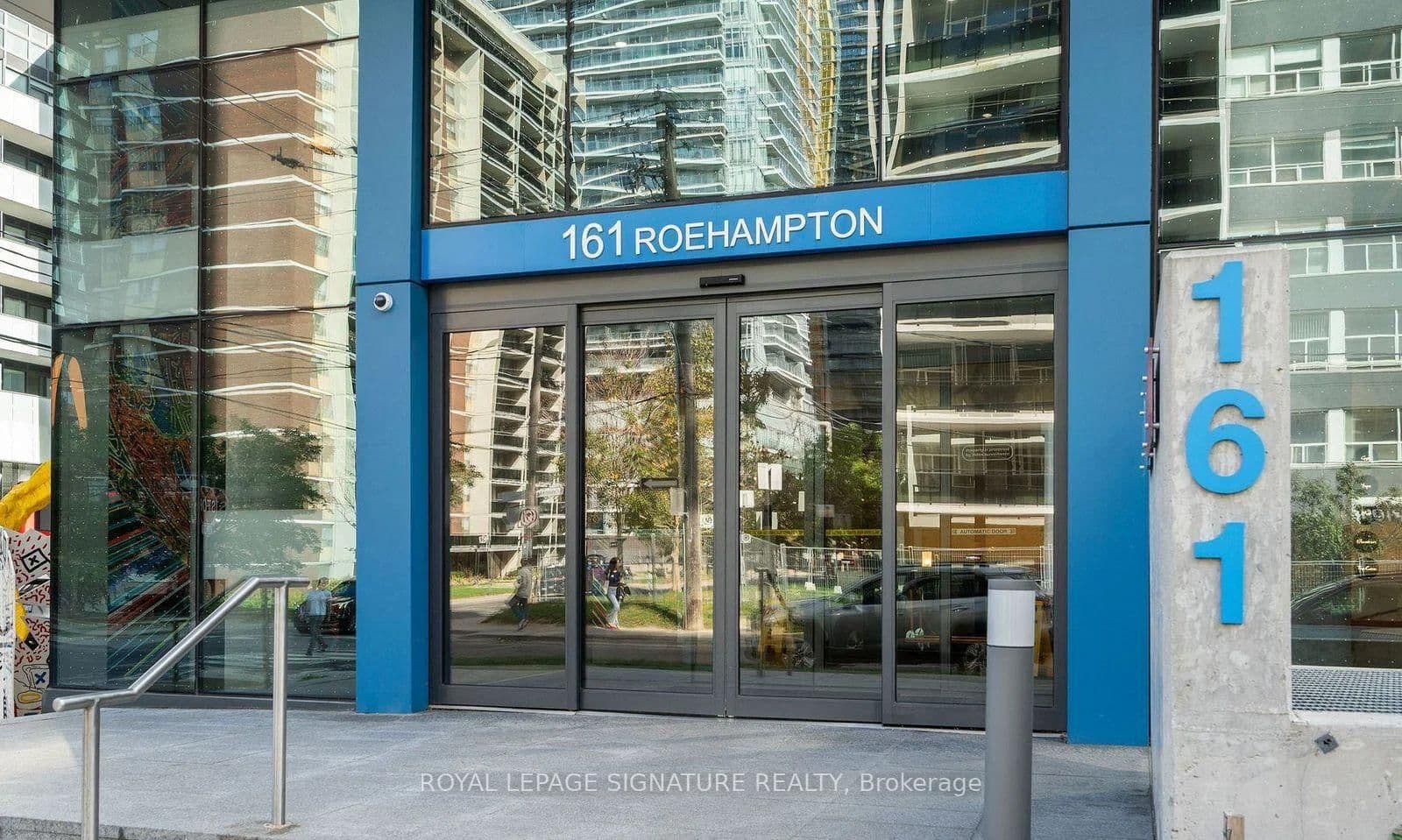 Roehampton Avenue in Toronto · Mount Pleasant West — photo 2