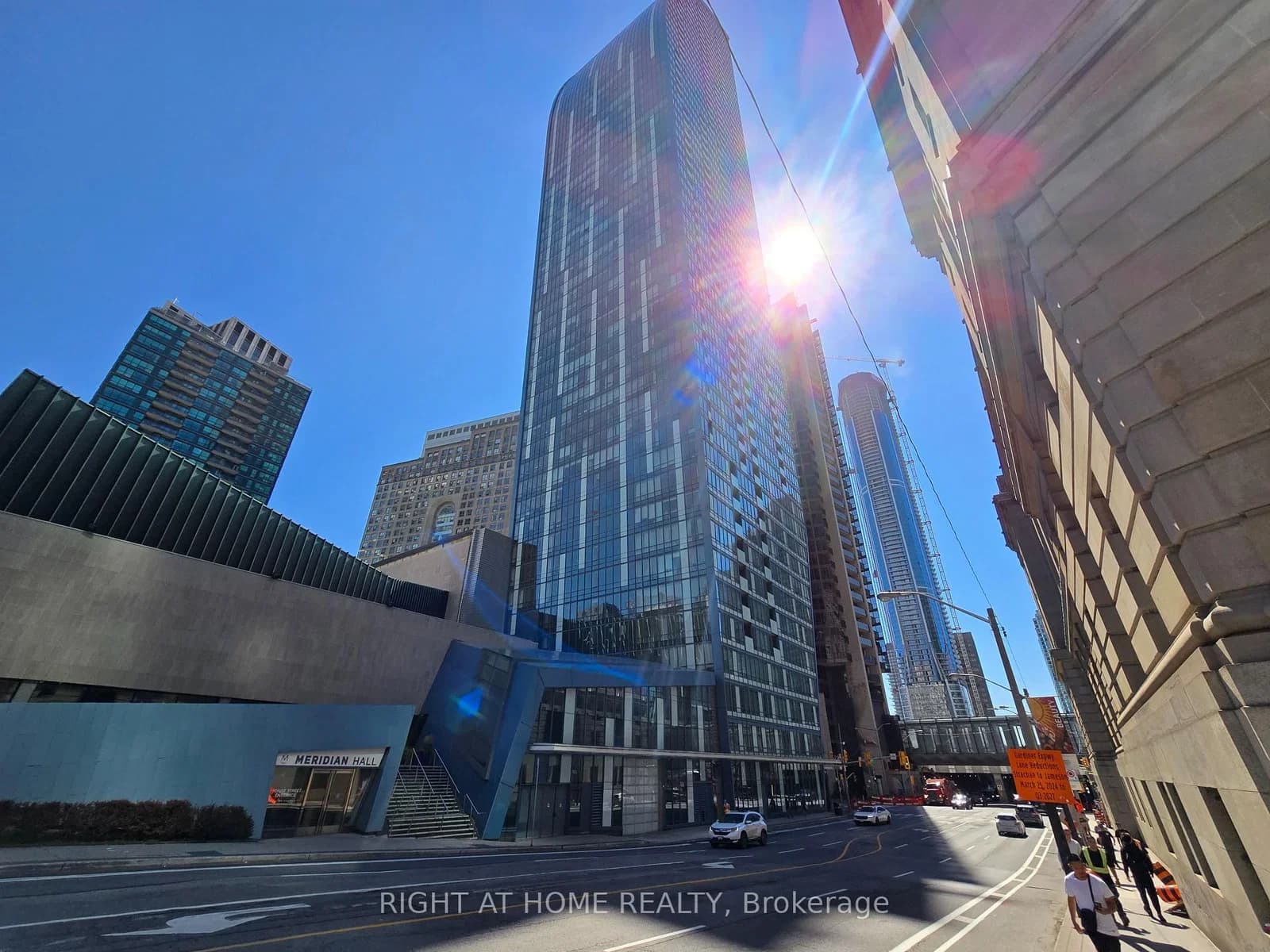 The Esplanade in Toronto · Waterfront Communities C8 — photo 2