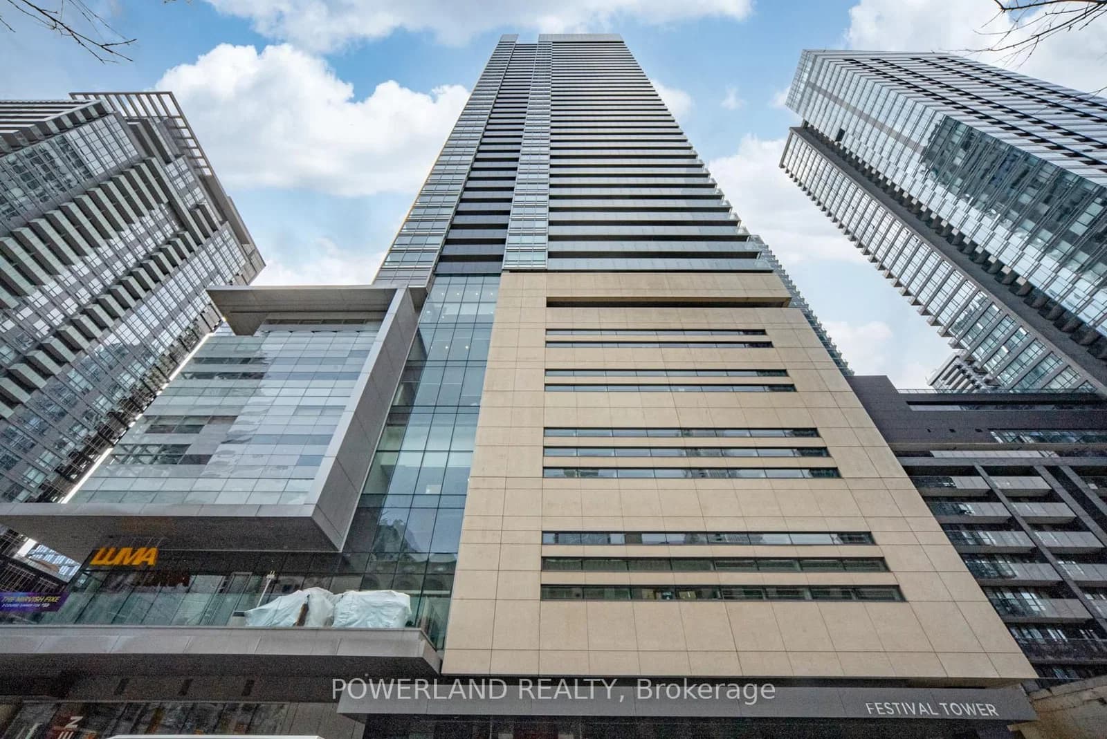 Photo of John Street in Toronto · Waterfront Communities C1