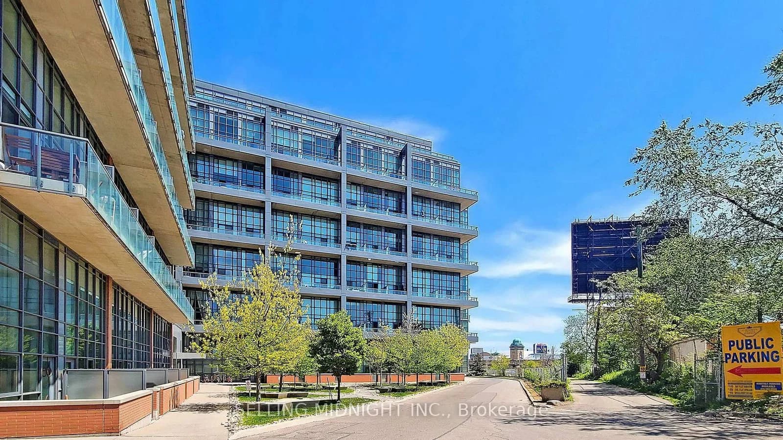 Photo of Hanna Avenue in Toronto · Niagara
