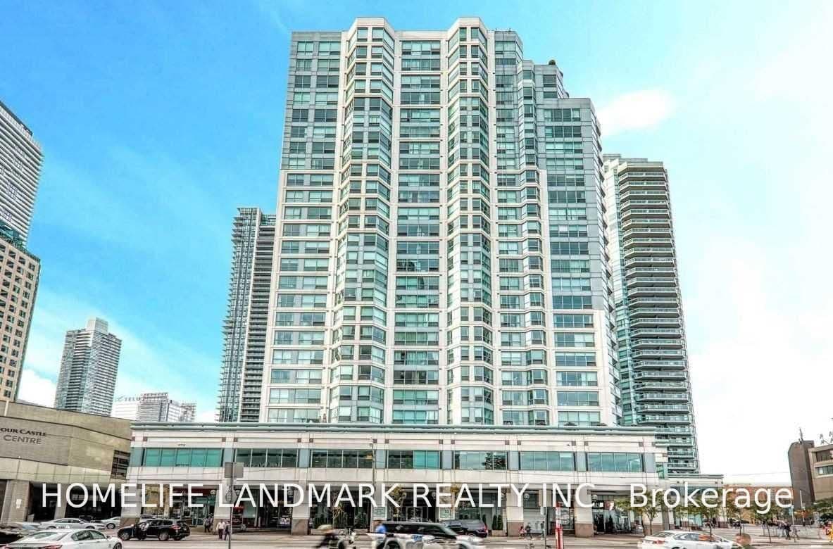 Photo of Queens Quay in Toronto · Waterfront Communities C1