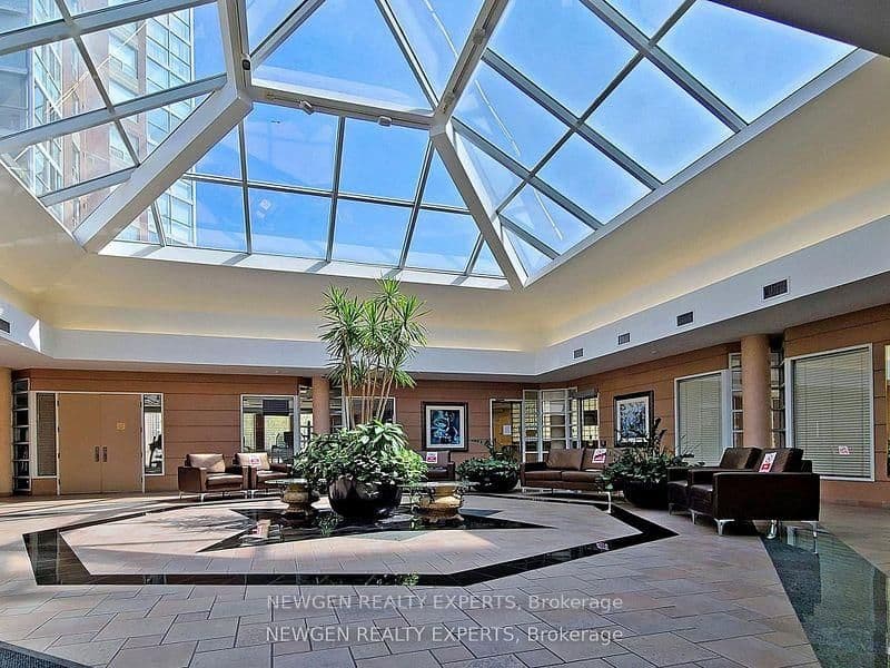 Concorde Place, # in Toronto · Banbury-Don Mills — photo 3
