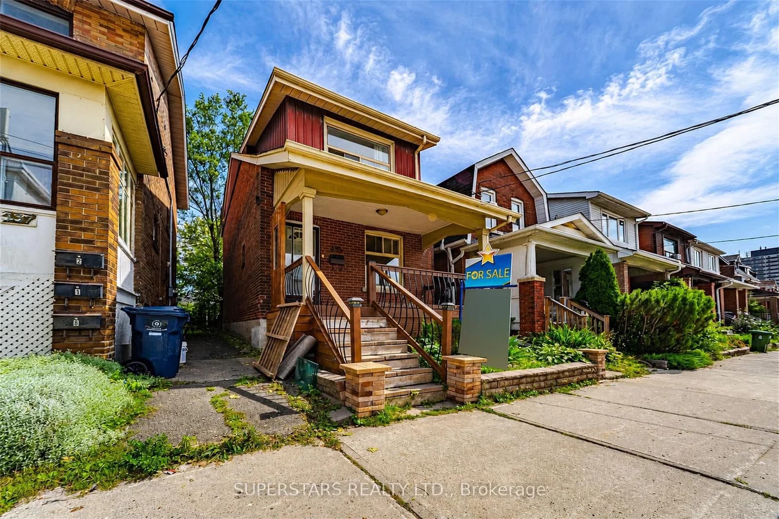 Oakwood Avenue in Toronto · Oakwood Village — photo 2