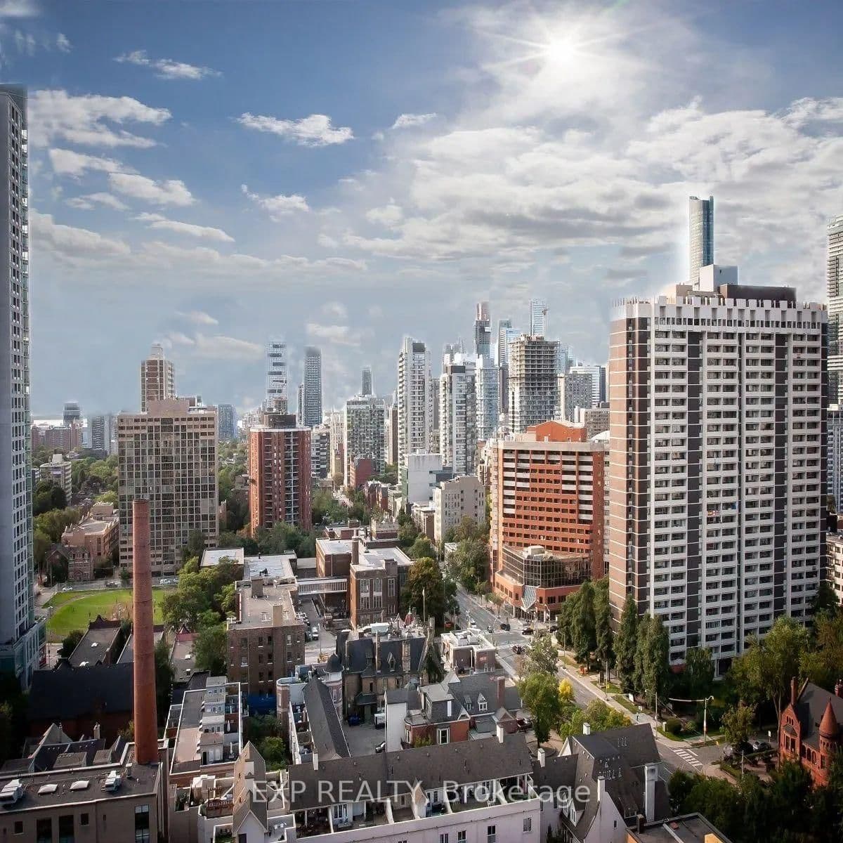 Photo of Huntley Street in Toronto · North St. James Town