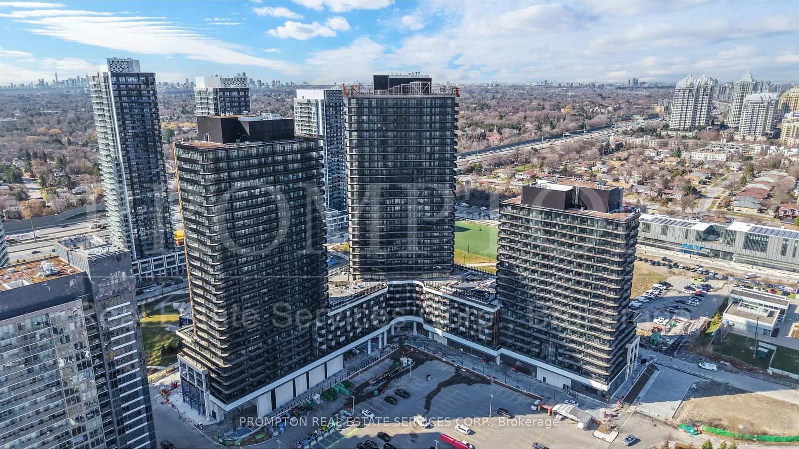 Photo of Esther Shiner Boulevard in Toronto · Bayview Village