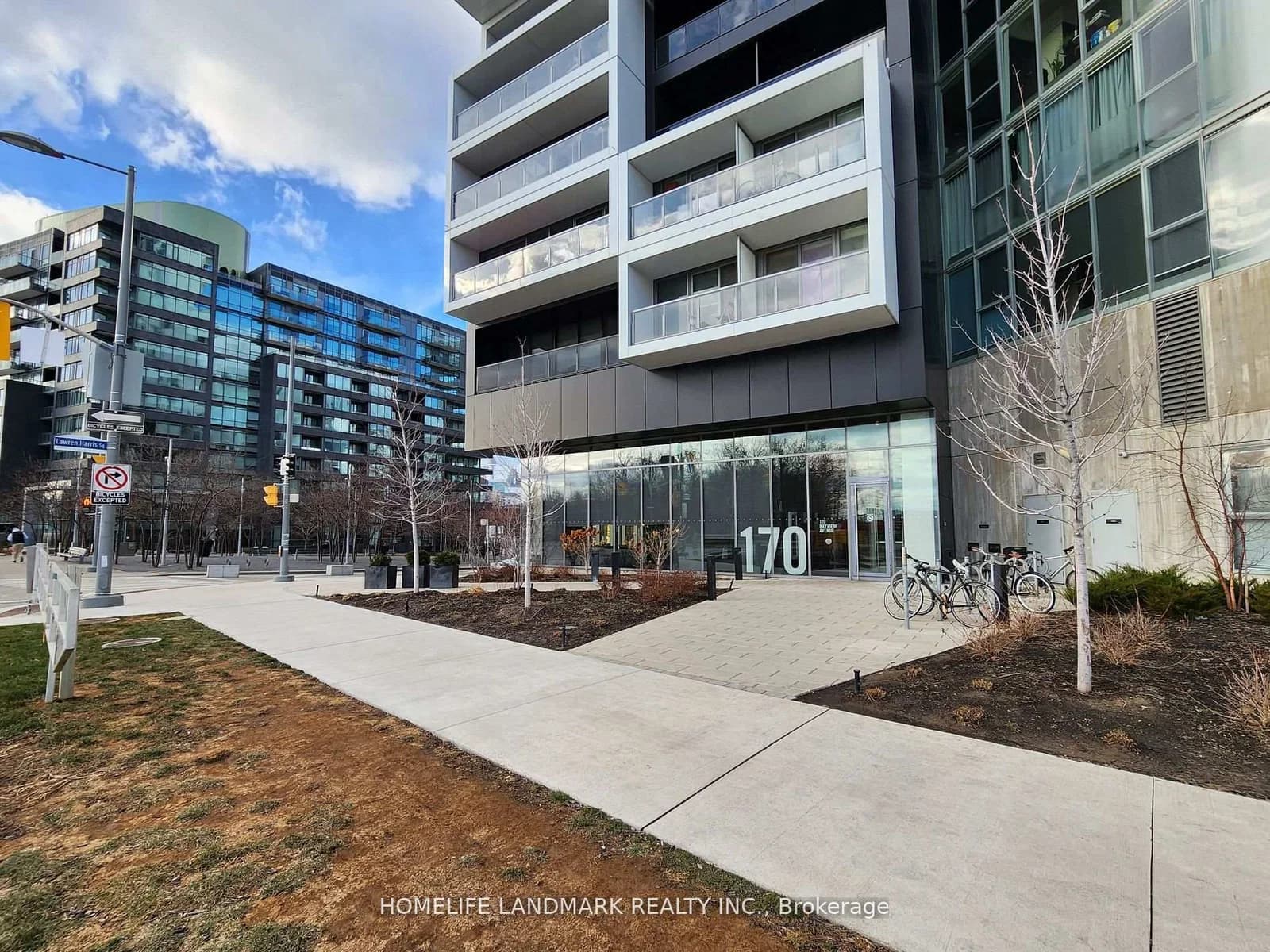 Bayview Avenue in Toronto · Waterfront Communities C8 — photo 3