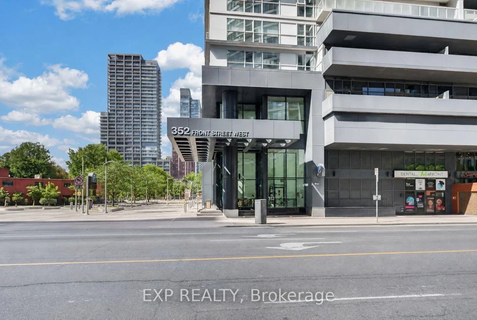 Front Street in Toronto · Waterfront Communities C1 — photo 2