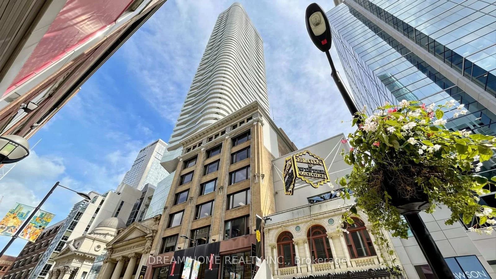 Photo of YONGE ST Street in Toronto · Church-Yonge Corridor