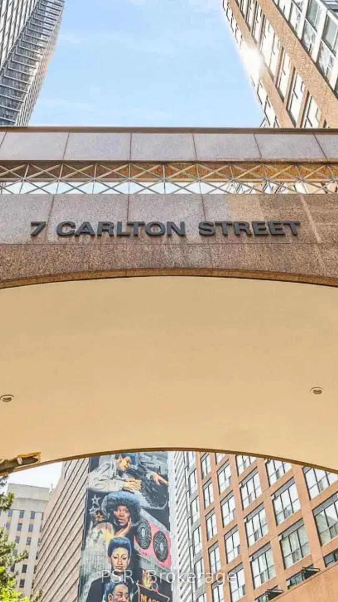 Photo of Carlton Street in Toronto · Church-Yonge Corridor