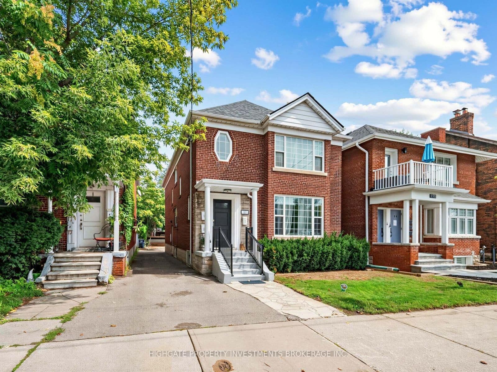 Photo of Avenue Road in Toronto · Yonge-Eglinton
