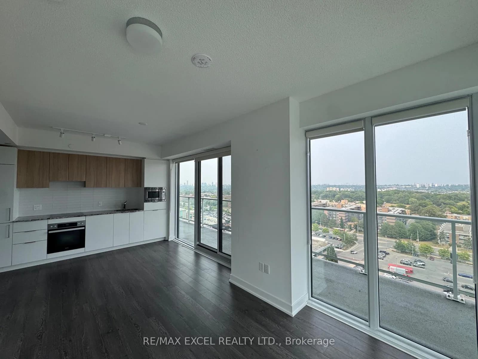 O'Neil Road in Toronto · Banbury-Don Mills — photo 2