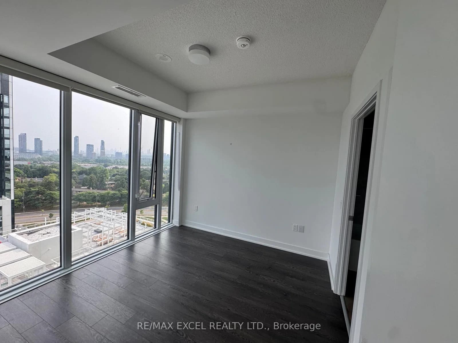O'Neil Road in Toronto · Banbury-Don Mills — photo 3