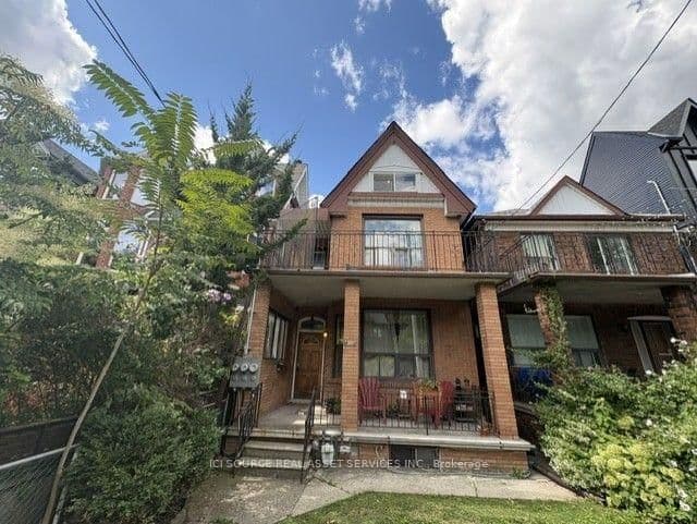 Photo of Brunswick Avenue in Toronto · University