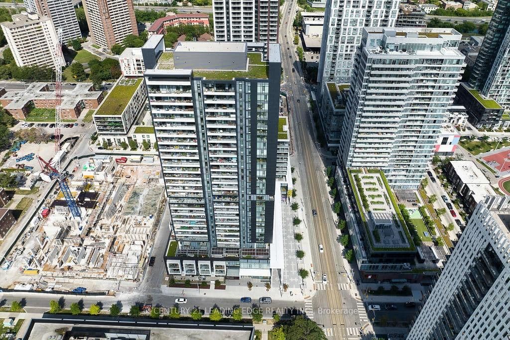 Sumach Street in Toronto · Regent Park — photo 3