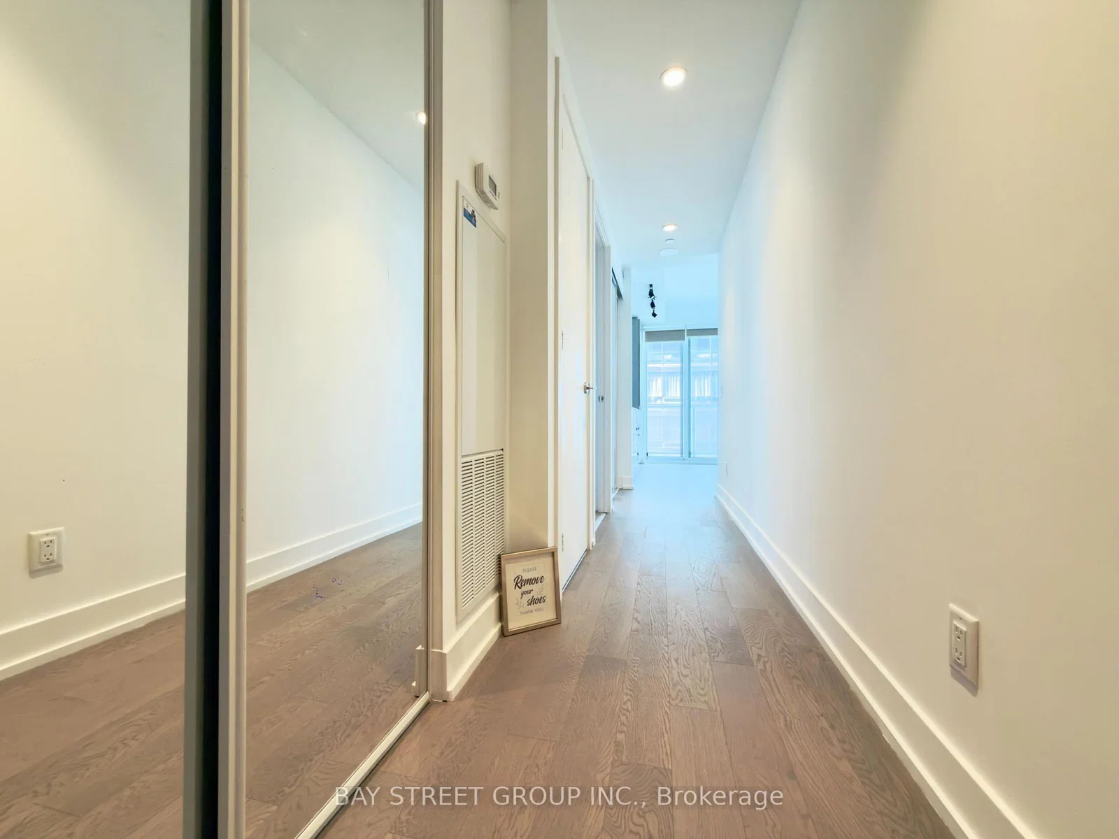 Grenville Street in Toronto · Bay Street Corridor — photo 2