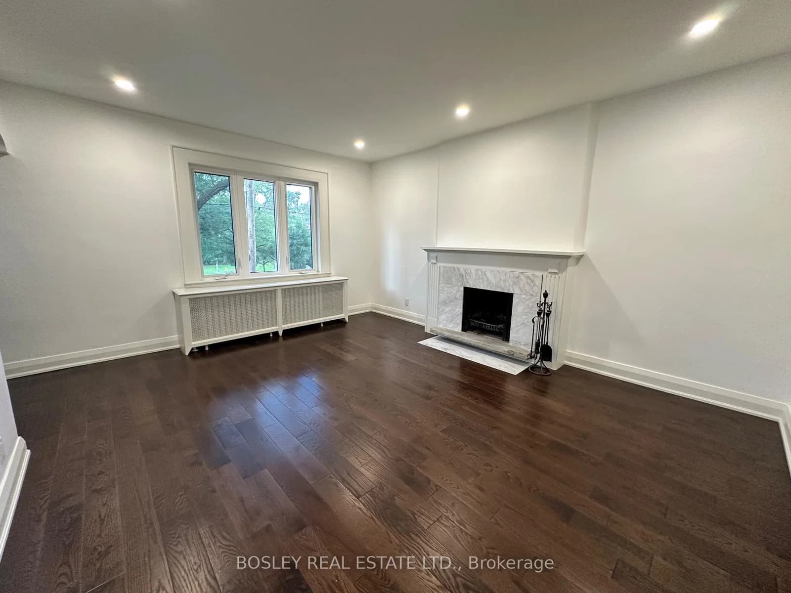 Manor Road in Toronto · Mount Pleasant East — photo 3