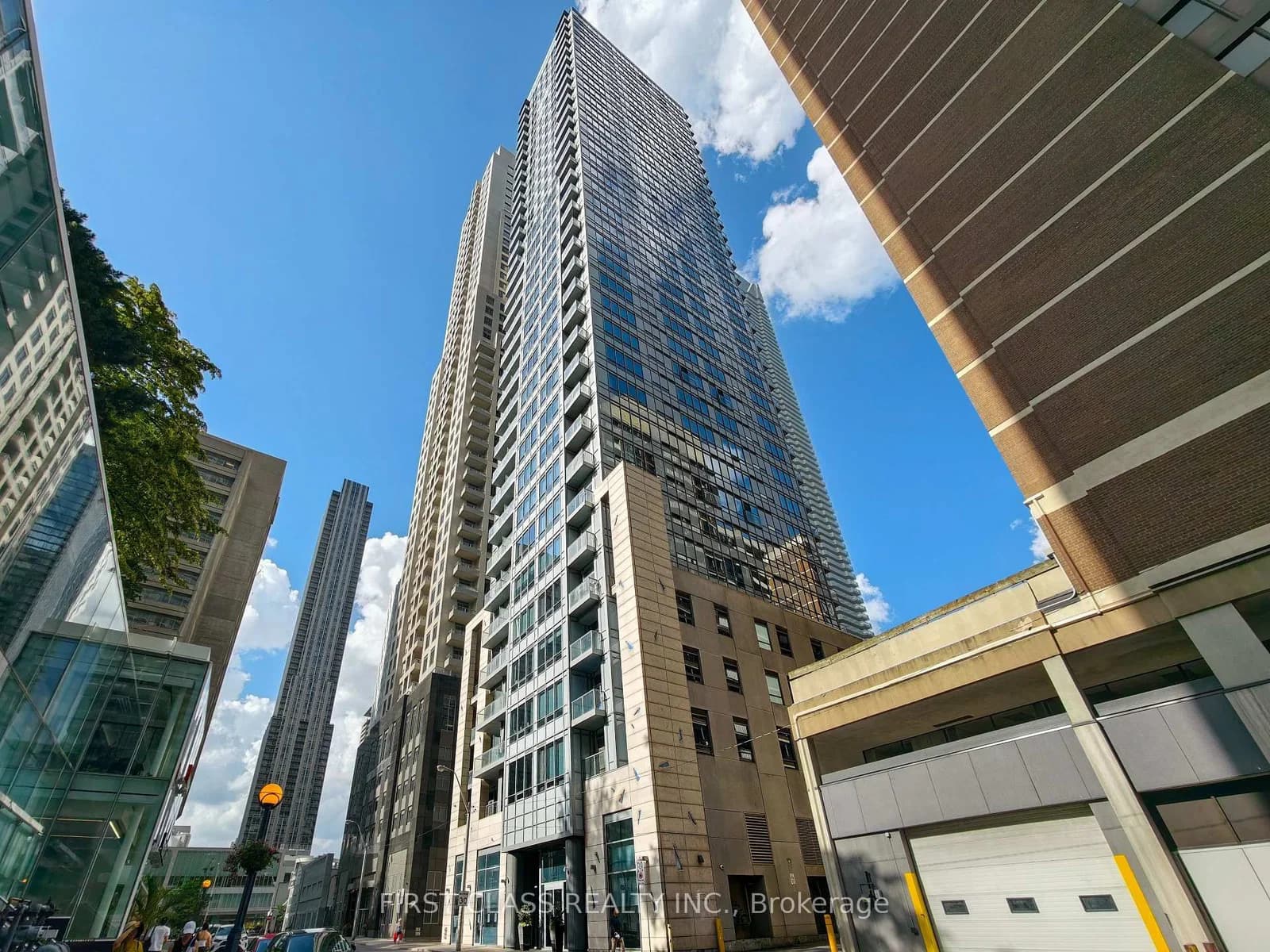 Photo of Balmuto Street in Toronto · Bay Street Corridor