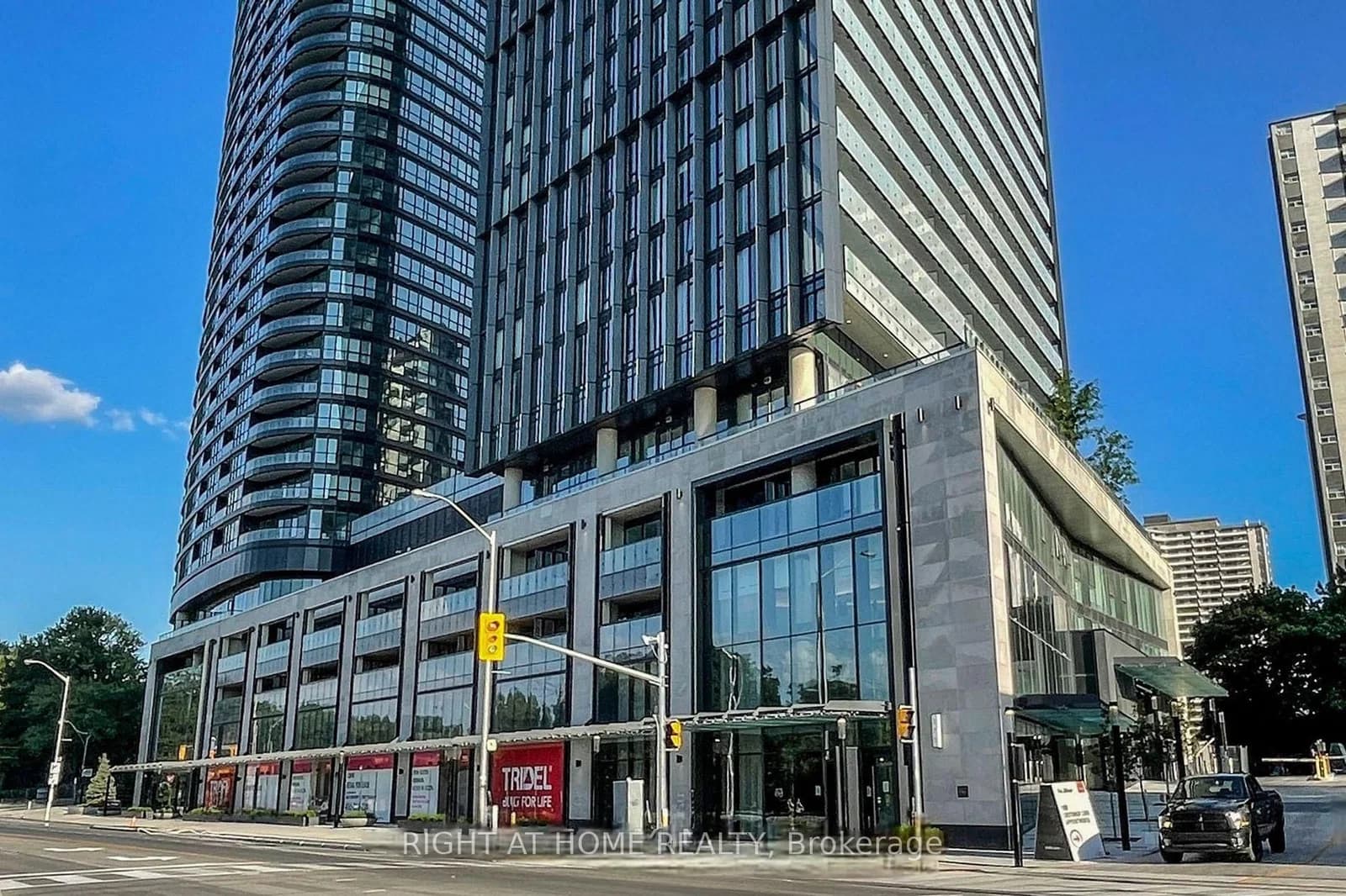 Bloor Street in Toronto · North St. James Town — photo 2