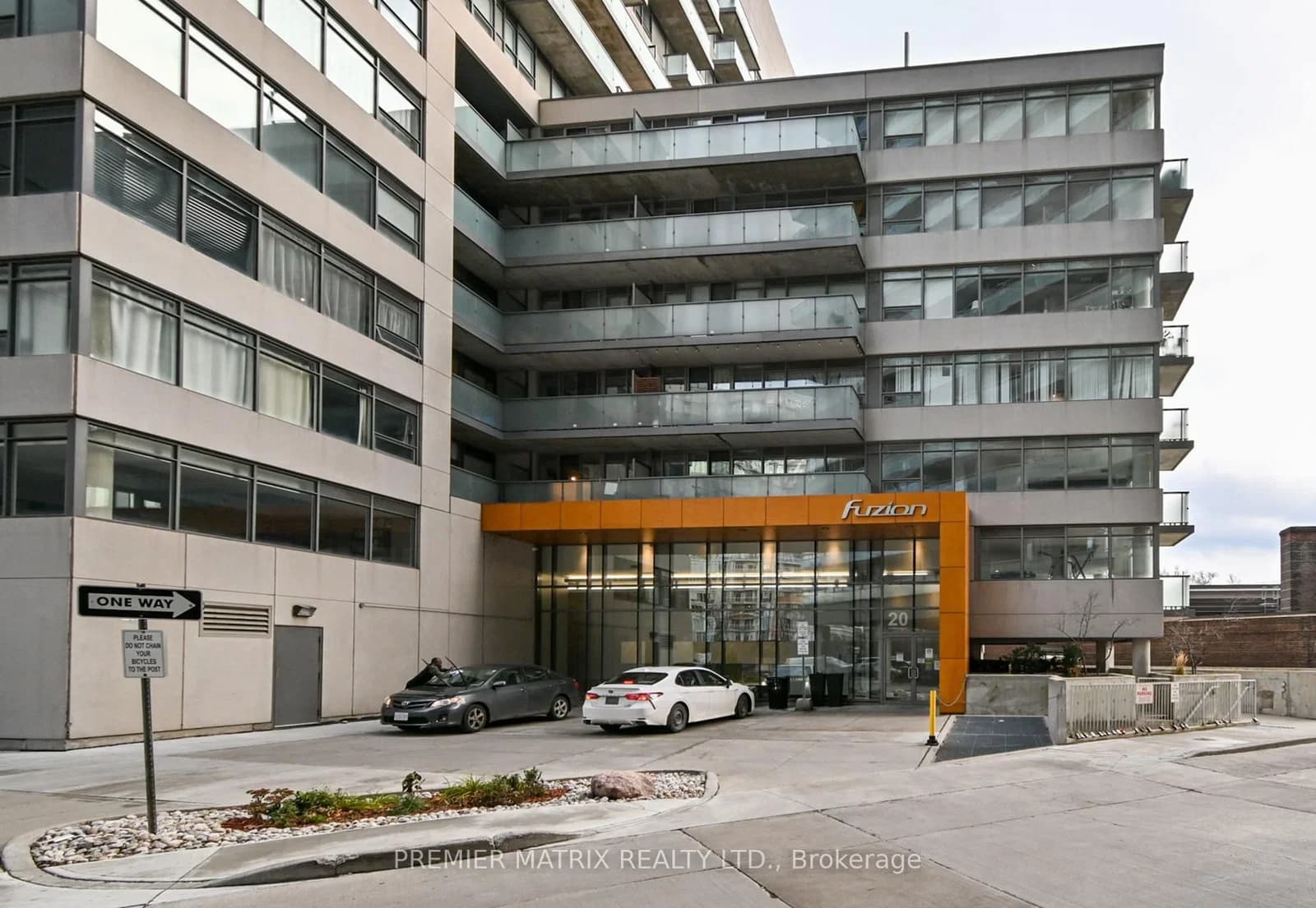 Joe Shuster Way in Toronto · Niagara — photo 2