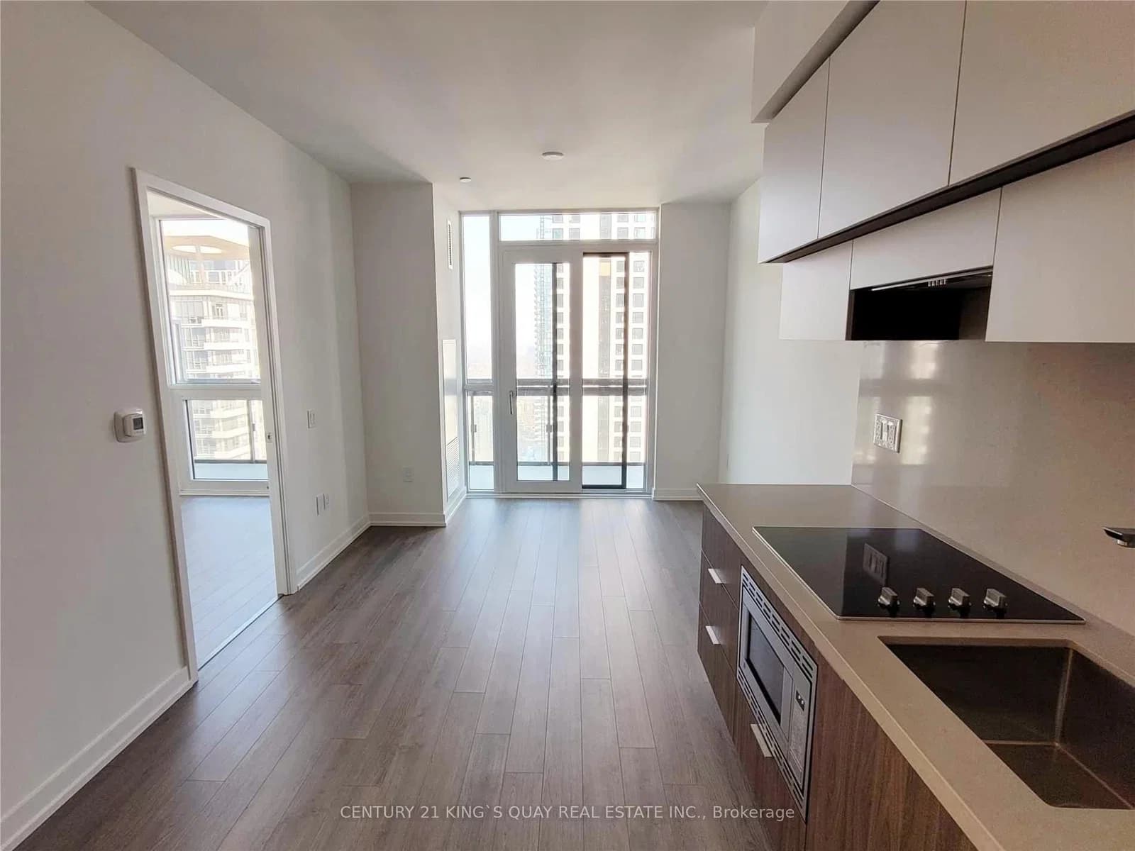 Roehampton Avenue in Toronto · Mount Pleasant West — photo 2