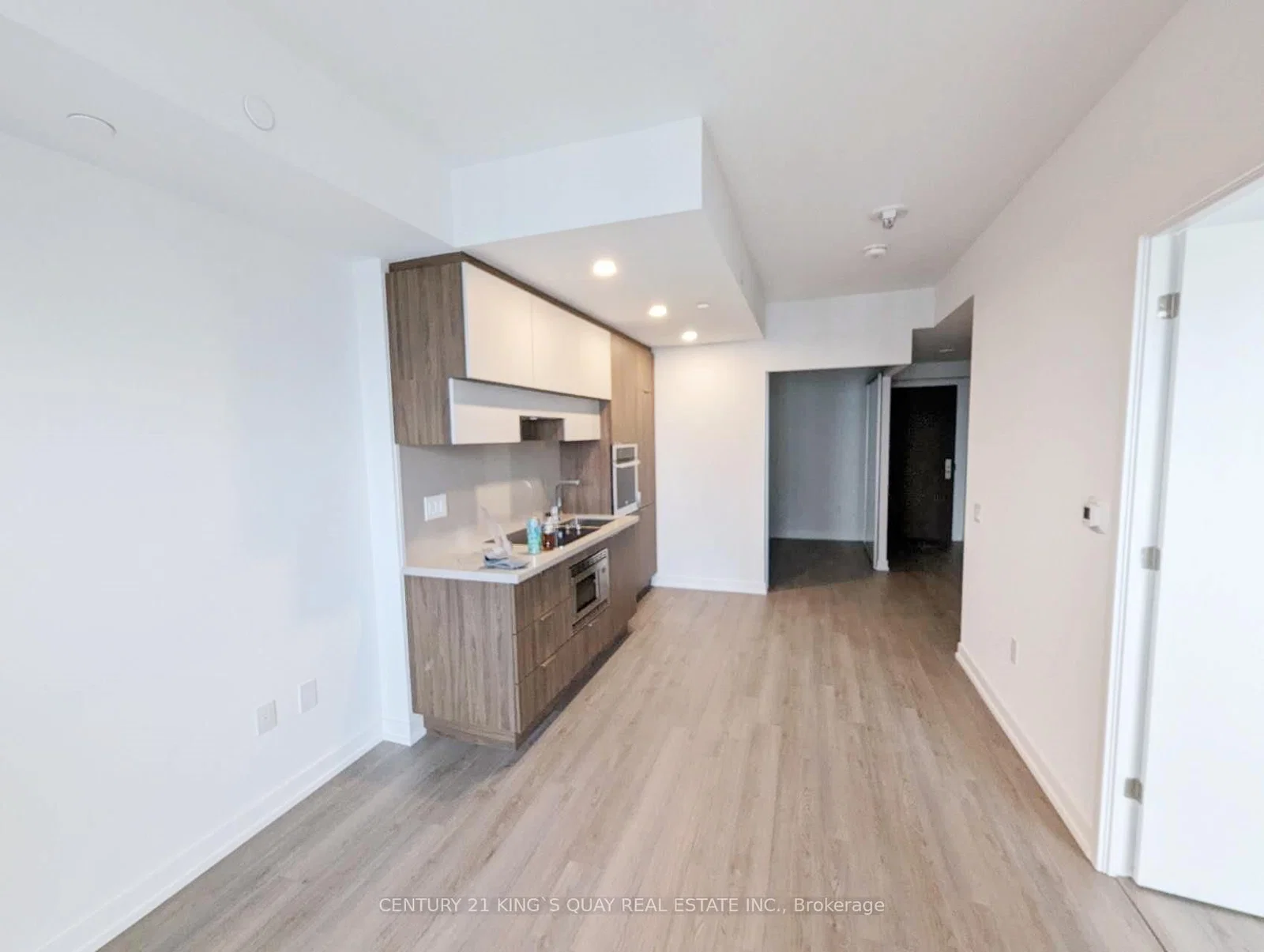 Roehampton Avenue in Toronto · Mount Pleasant West — photo 3