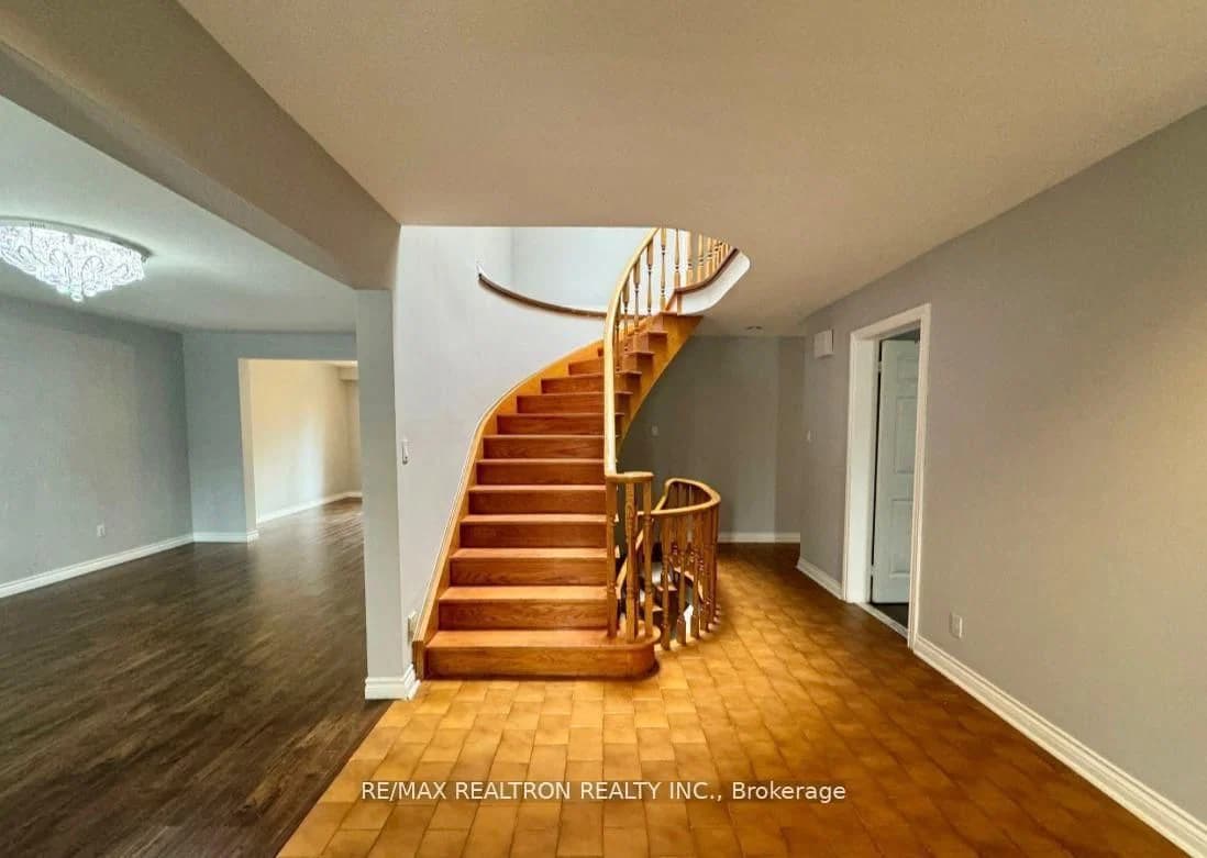 Photo of Lawnview Drive in Toronto · Willowdale East