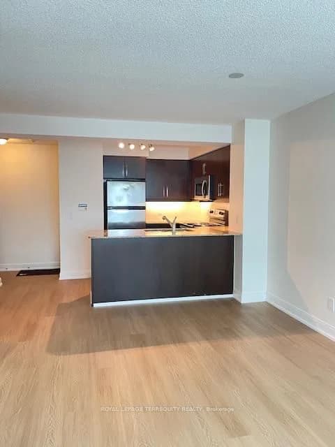 Scott Street in Toronto · Waterfront Communities C8 — photo 2