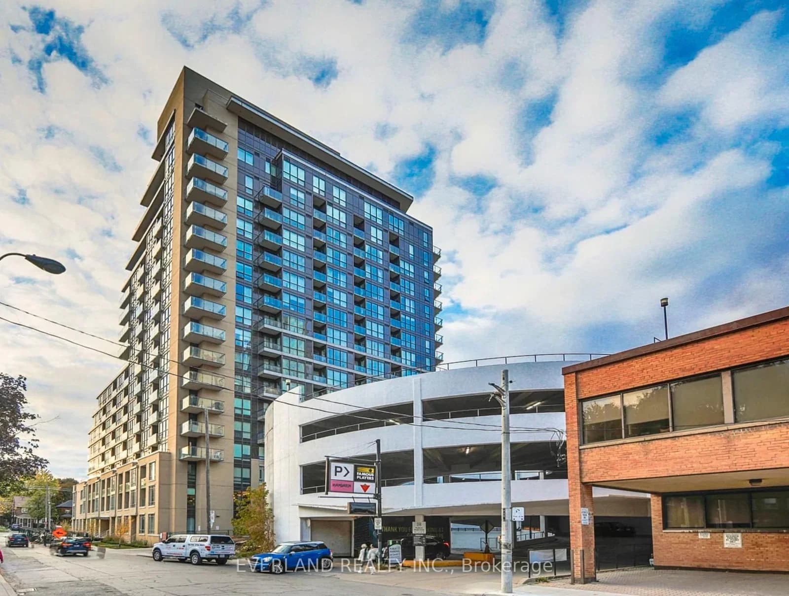 Berwick Avenue in Toronto · Yonge-Eglinton — photo 2