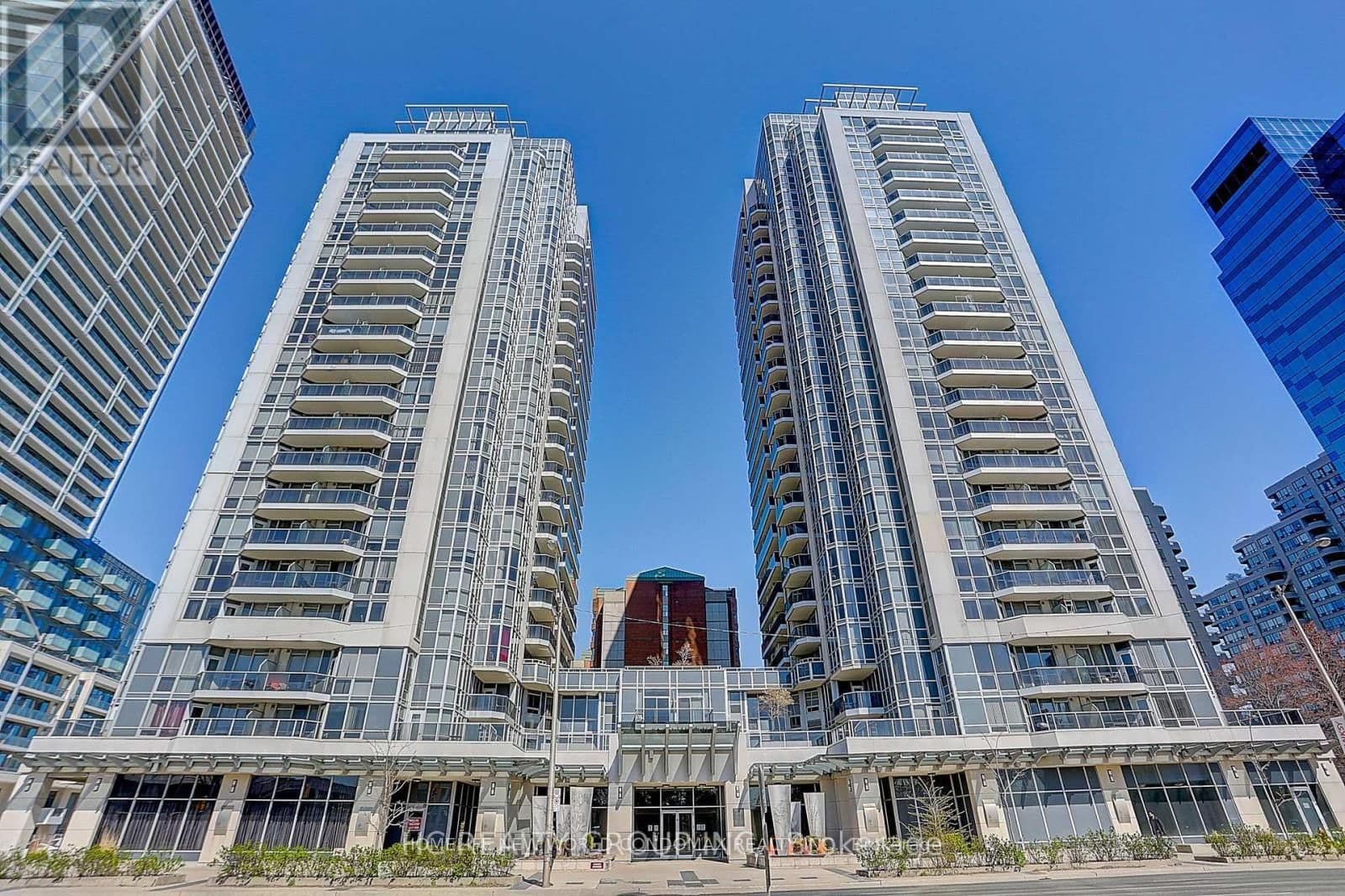 Photo of Yonge Street in Toronto · Newtonbrook East