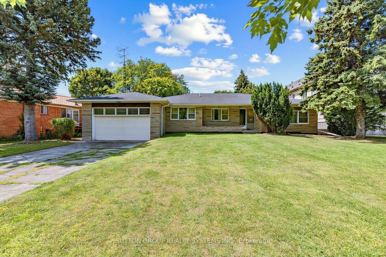 Photo of Banbury Road in Toronto · Banbury-Don Mills