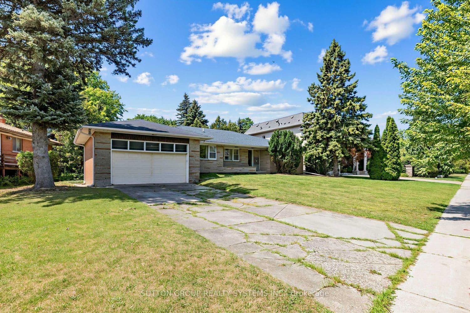 Banbury Road in Toronto · Banbury-Don Mills — photo 3