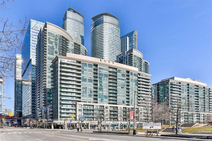 Photo of Lower Simcoe Street in Toronto · Waterfront Communities C1