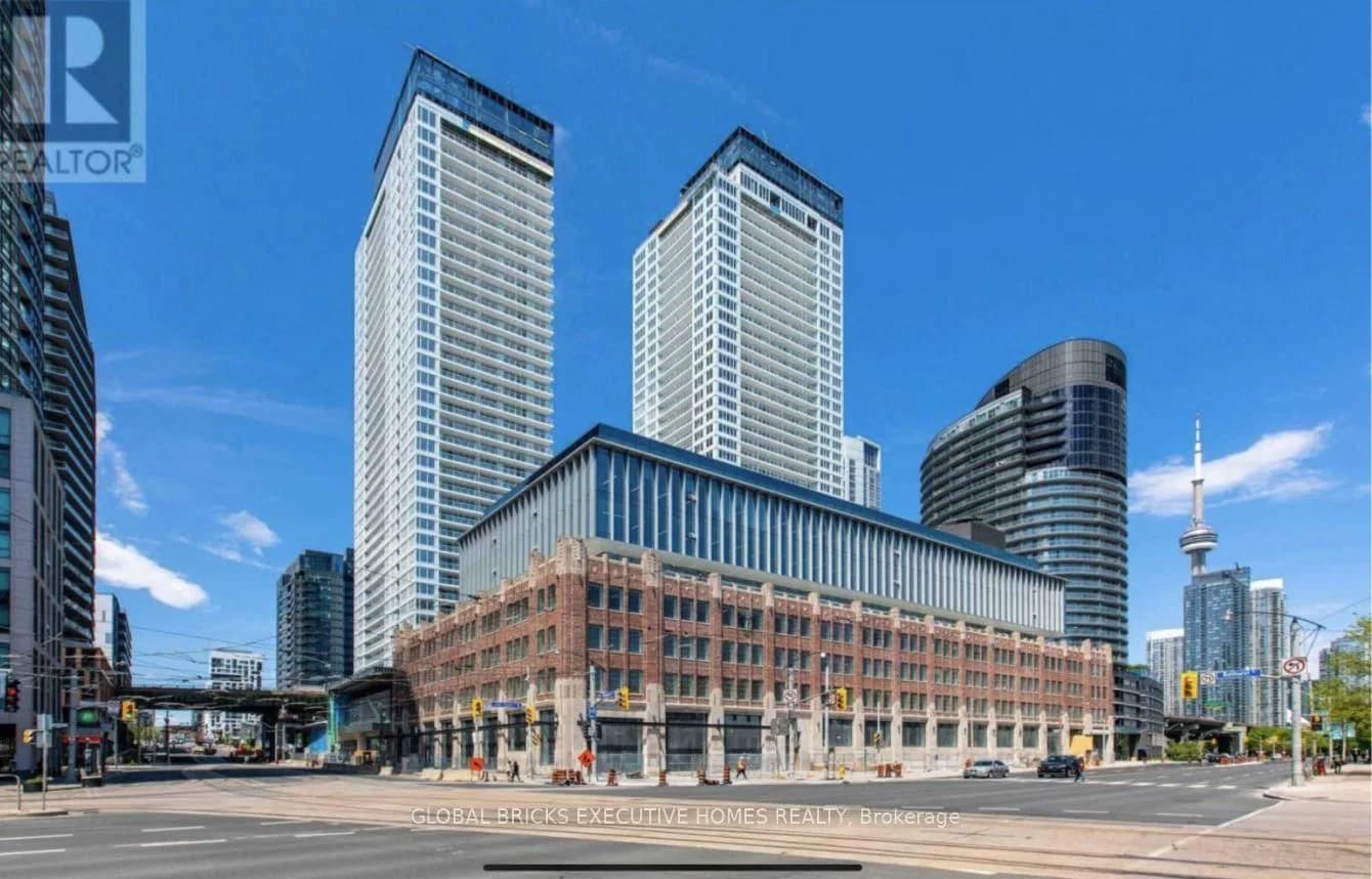 Photo of Bathurst Street in Toronto · Waterfront Communities C1