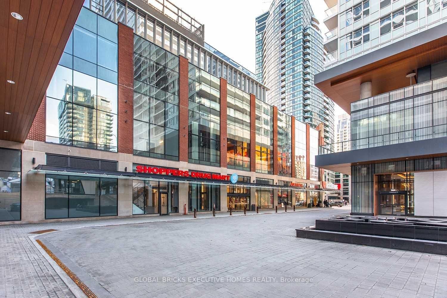 Bathurst Street in Toronto · Waterfront Communities C1 — photo 2