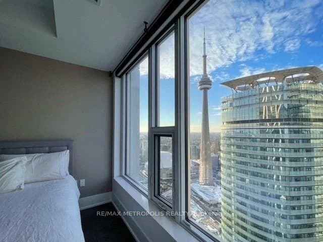 York Street in Toronto · Waterfront Communities C1 — photo 2