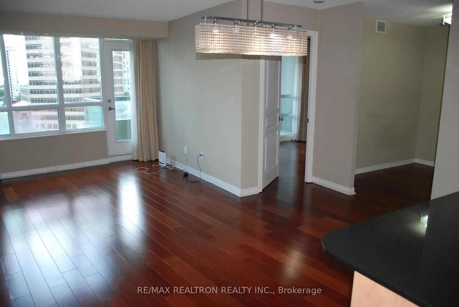 Beecroft Road in Toronto · Willowdale West — photo 2