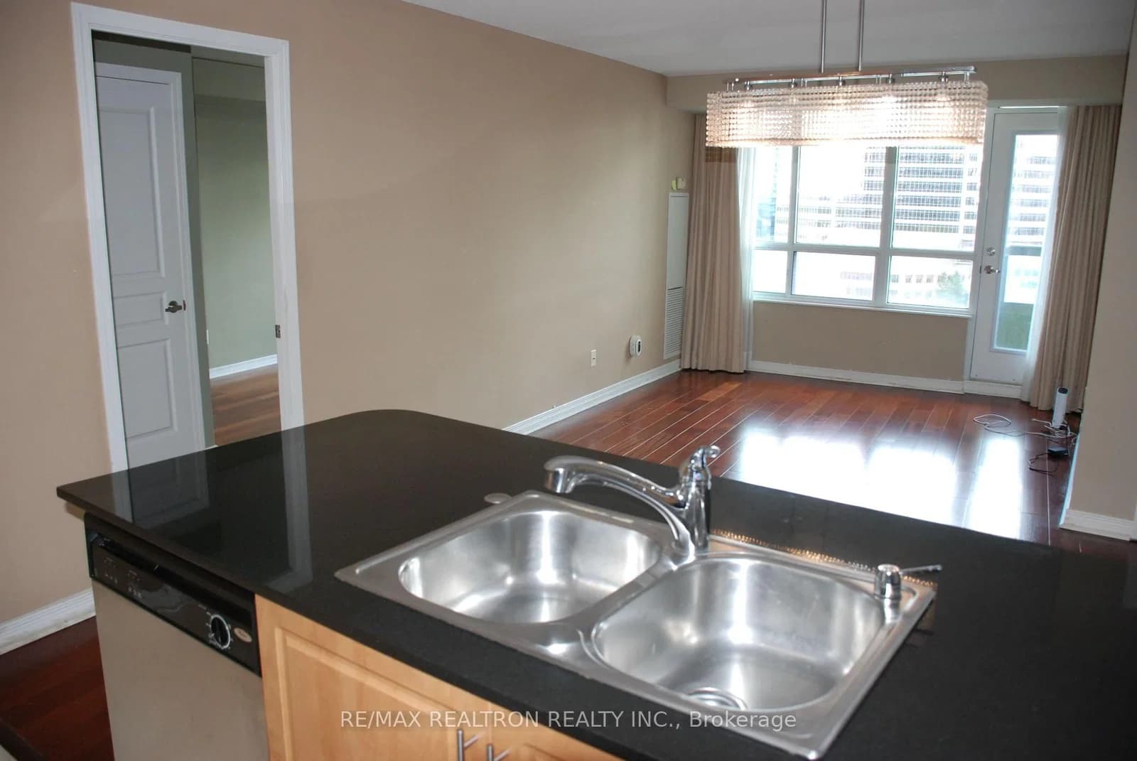 Beecroft Road in Toronto · Willowdale West — photo 3