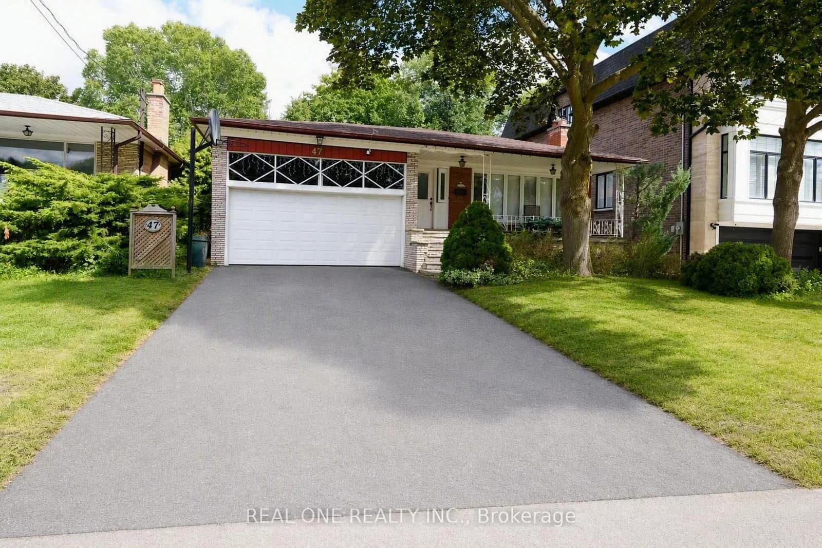 Photo of Heathview Avenue in Toronto · Bayview Village
