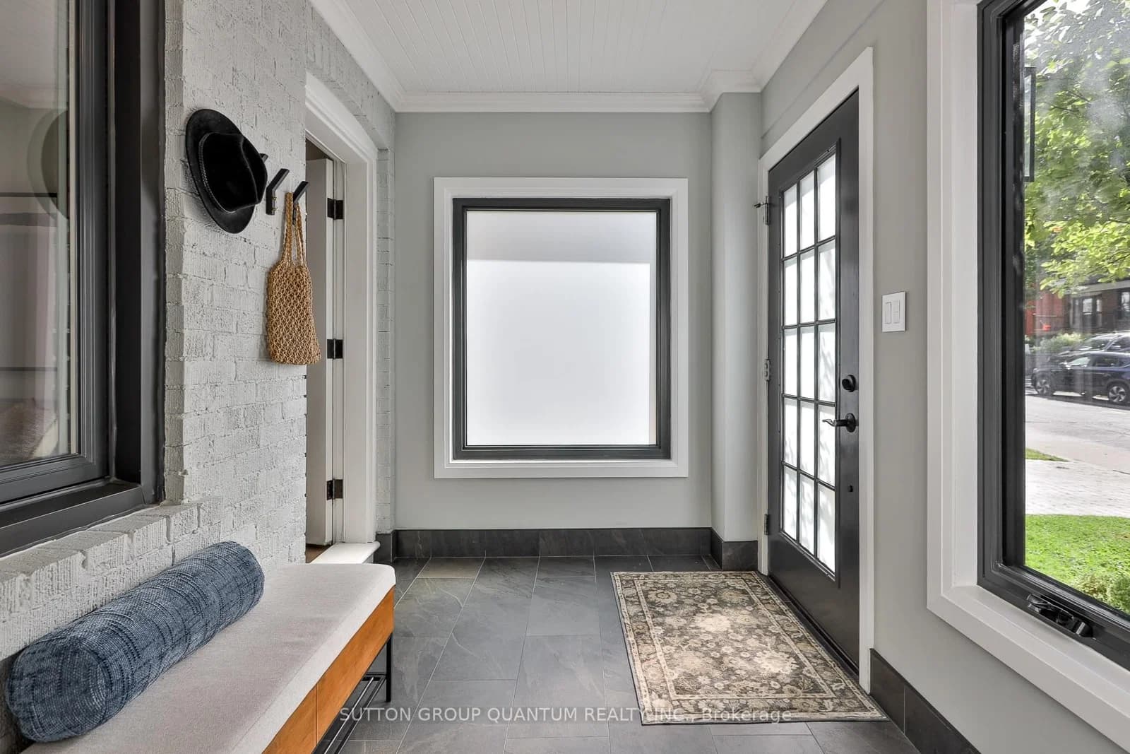 Castlefield Avenue in Toronto · Yonge-Eglinton — photo 2